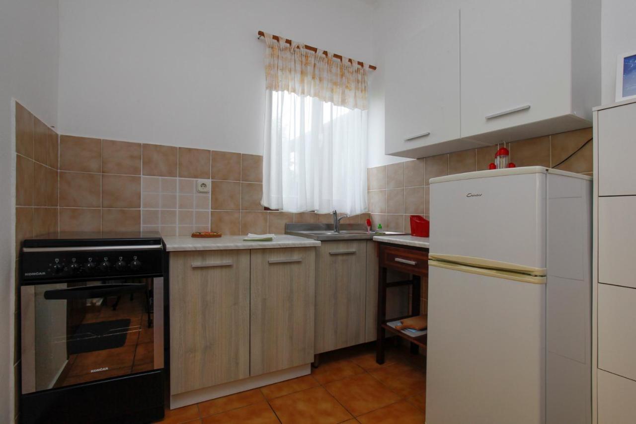 Apartment Piranesi With A Parking Space Pula Exterior photo
