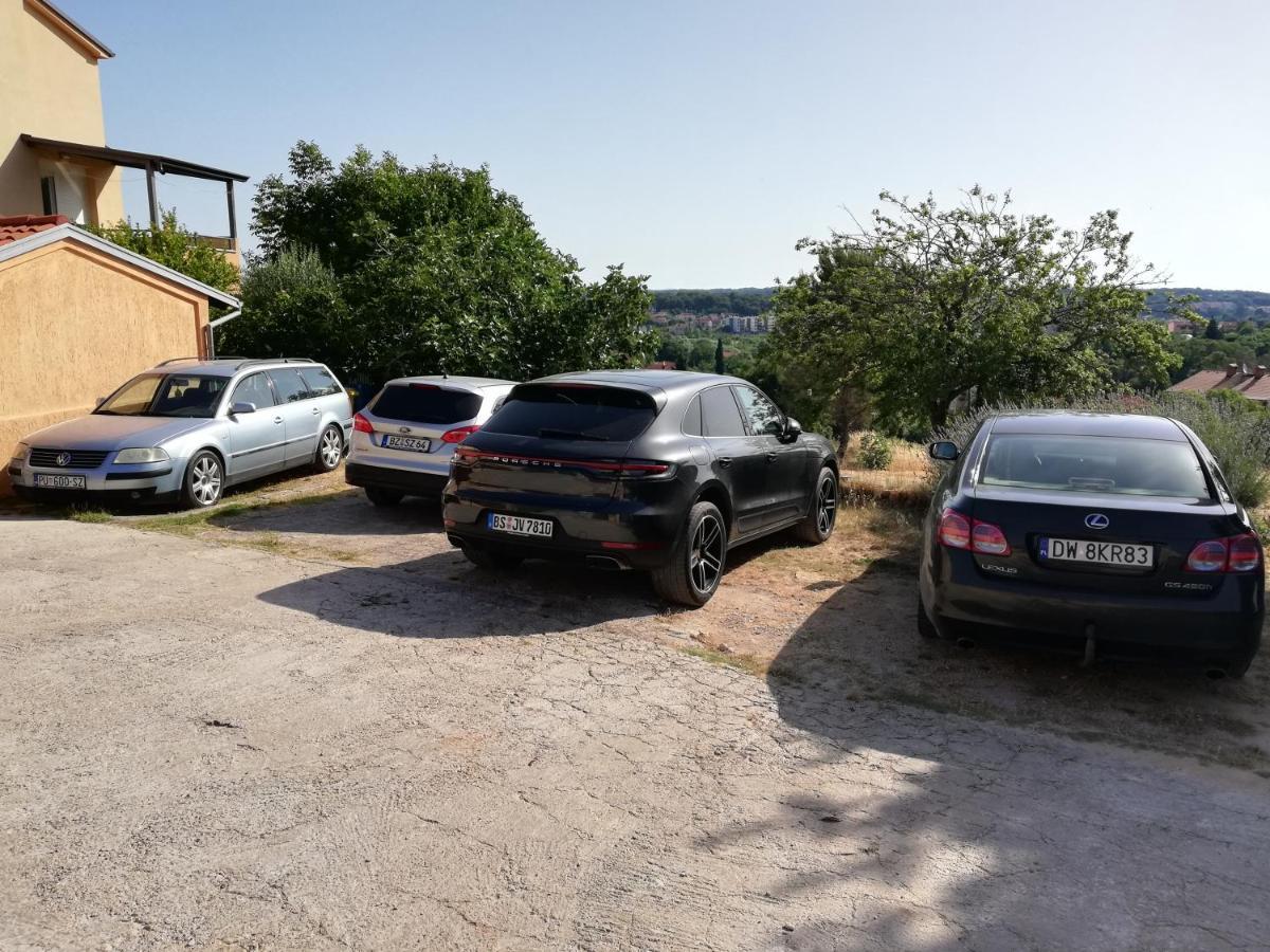 Apartment Piranesi With A Parking Space Pula Exterior photo