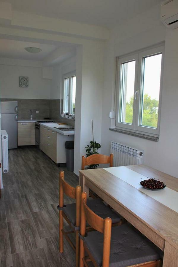 Apartment Piranesi With A Parking Space Pula Exterior photo