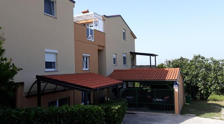 Apartment Piranesi With A Parking Space Pula Exterior photo