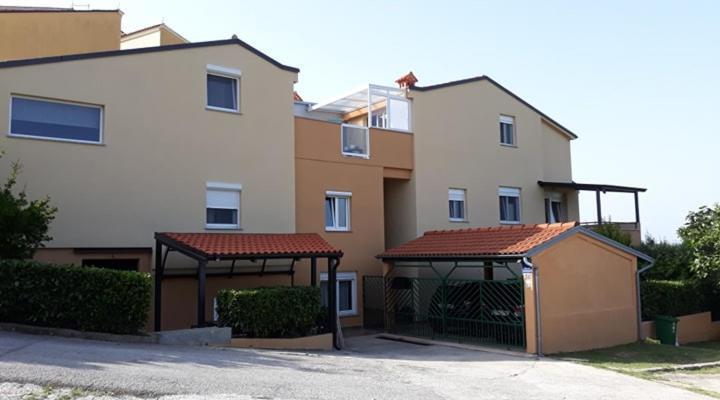 Apartment Piranesi With A Parking Space Pula Exterior photo